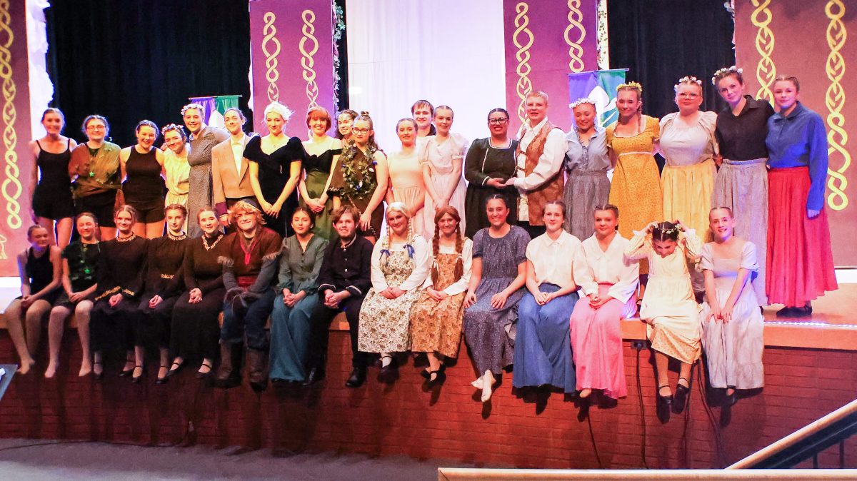 Cast Wows in Frozen Performance