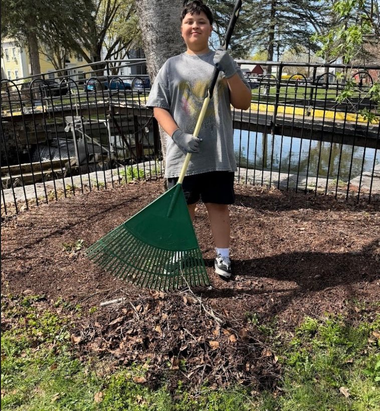 7th Grader Gives Back: Xavier Lomax Jones Helps Restore Veterans Park