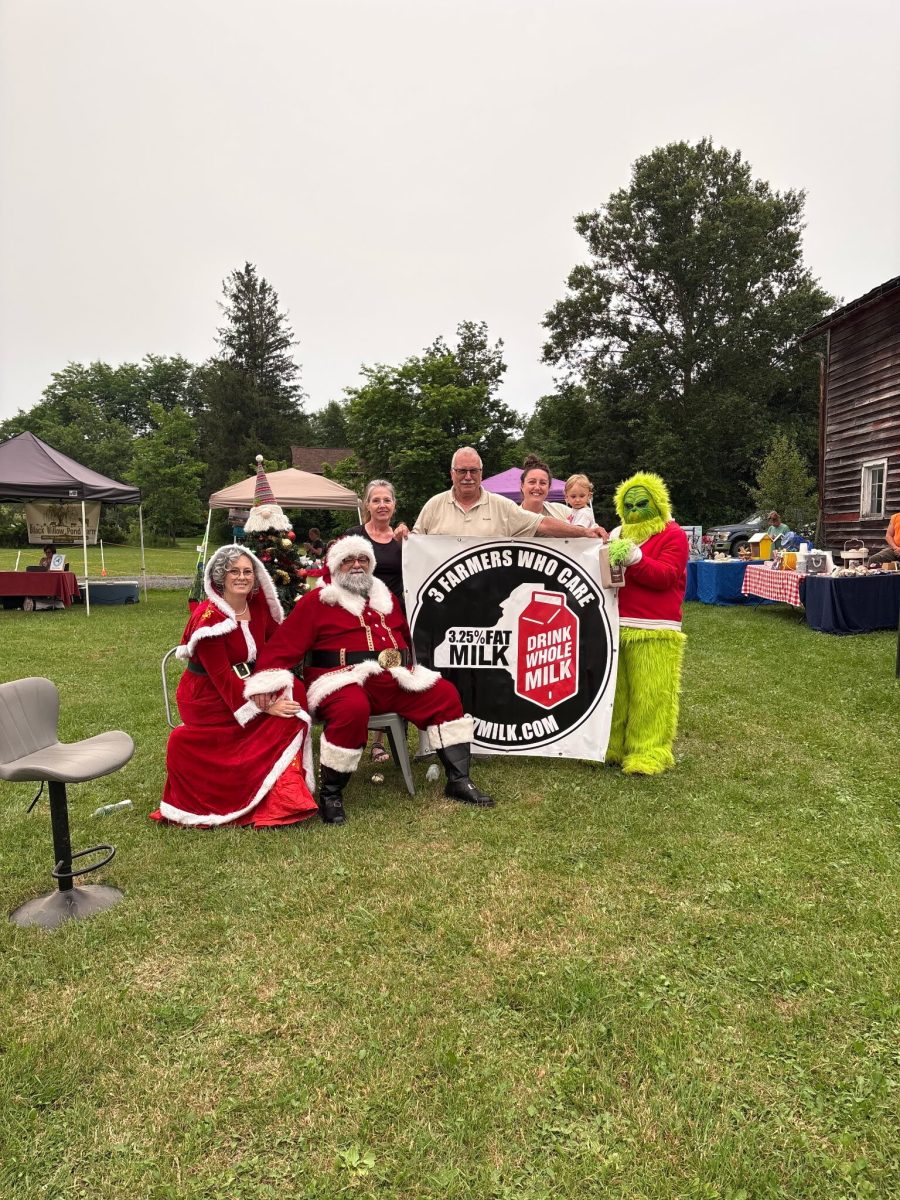Summit Farmer’s Market Celebrates Christmas in July