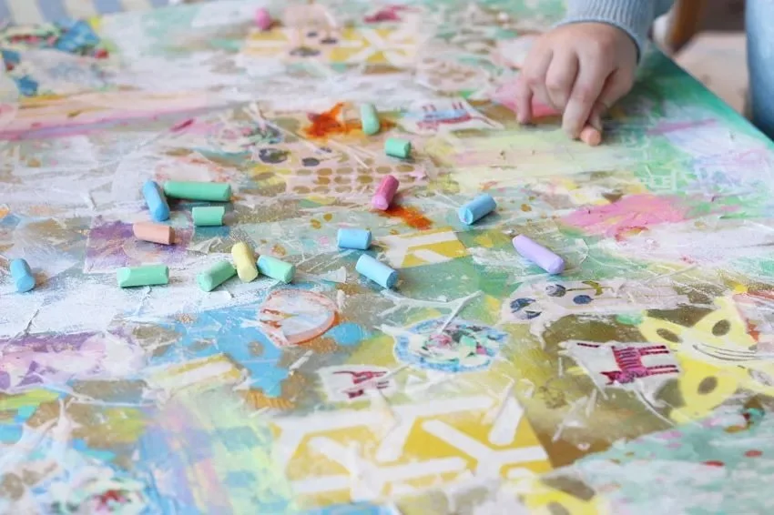 Roxbury Arts Group Offers an Afternoon of Fun for Families and Friends in the New Workshop, Family Collaborative Canvas Aug. 29