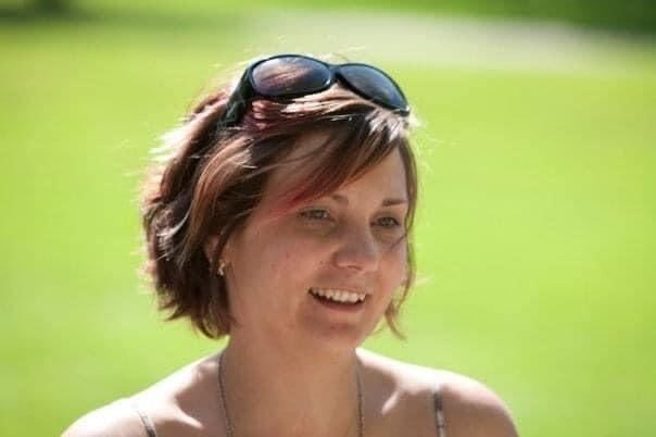 A person with sunglasses on her head

AI-generated content may be incorrect.