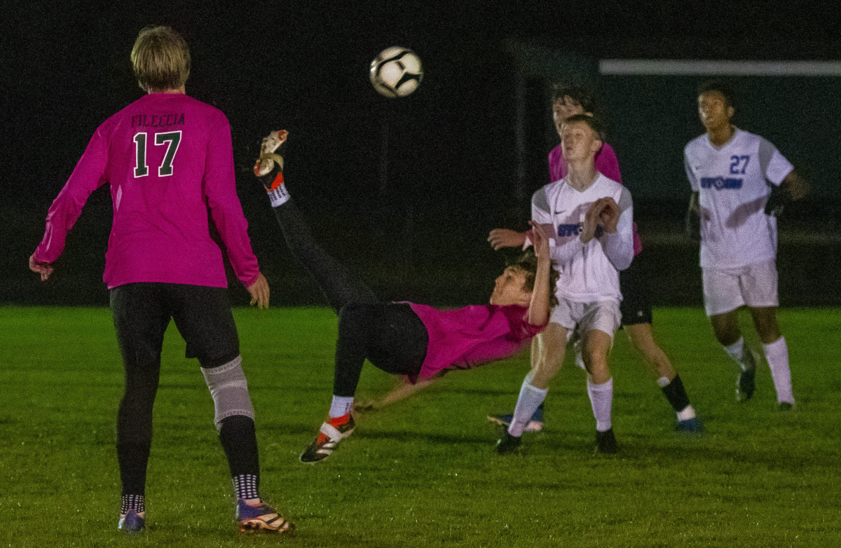 MCS, SCS Play to Tie Photo