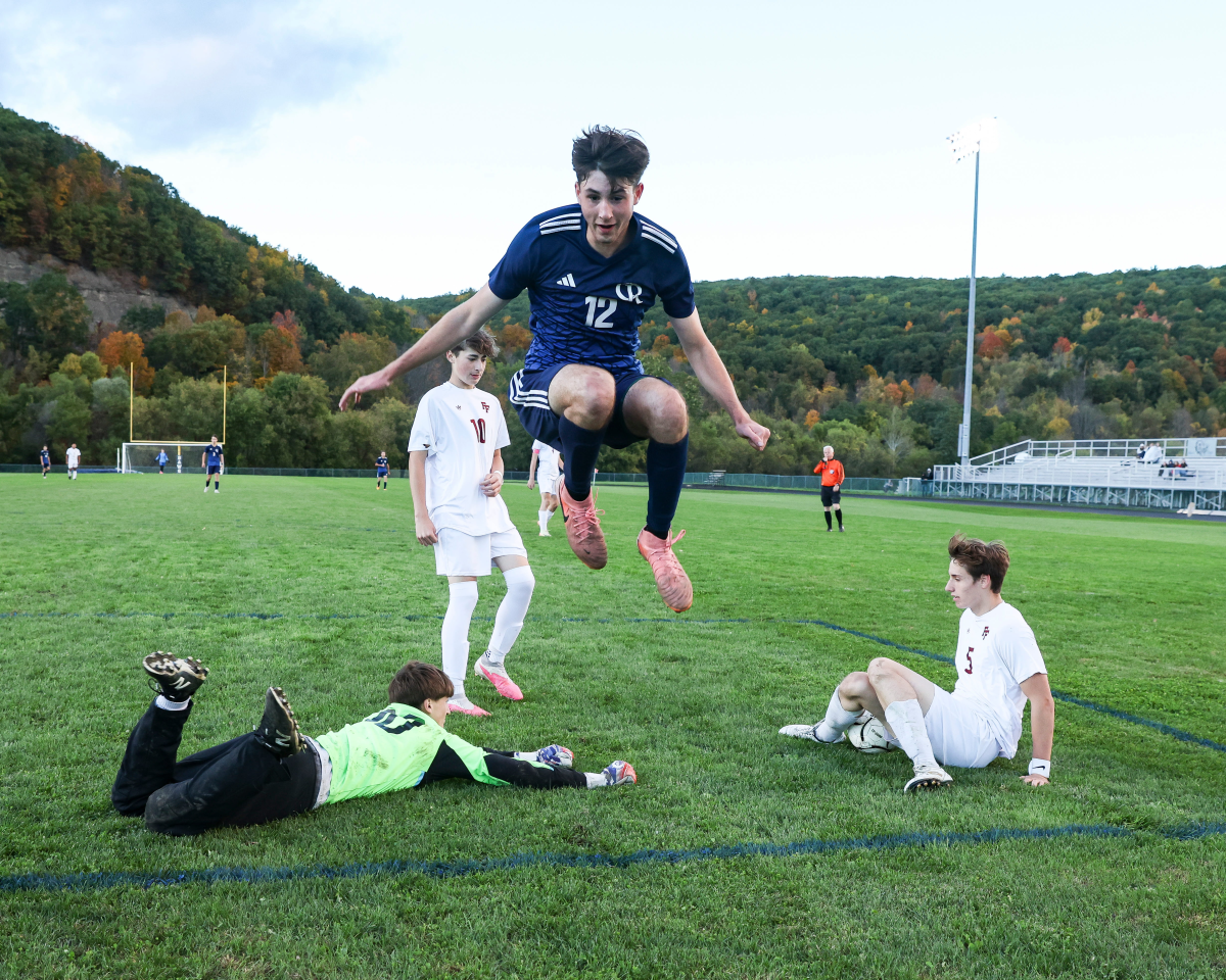Bulldogs Battle Fonda Fultonville Photo