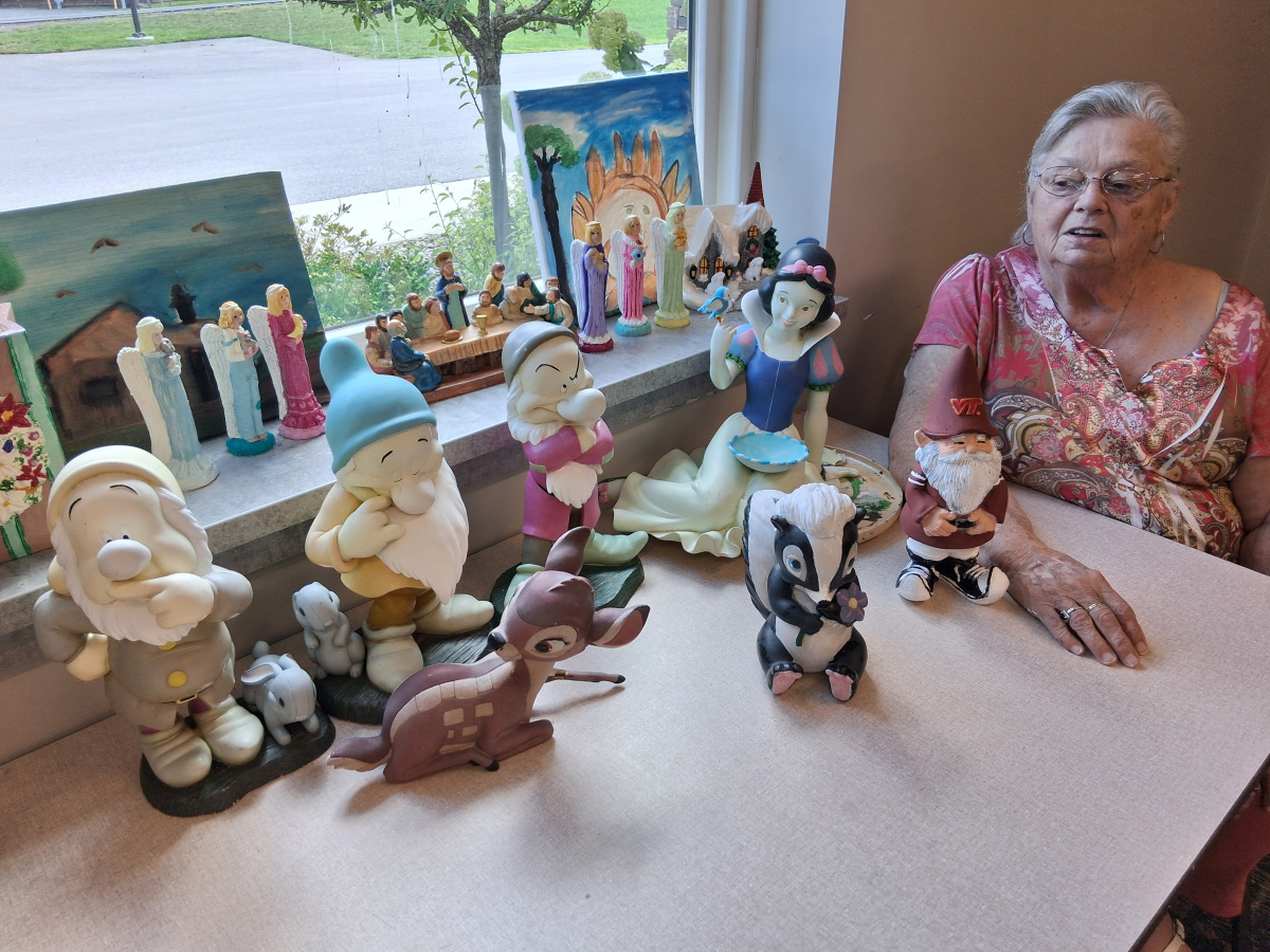 WAJPL (and beyond) GOLDEN AGERS Annual Arts & Crafts “Show and Tell” Photo