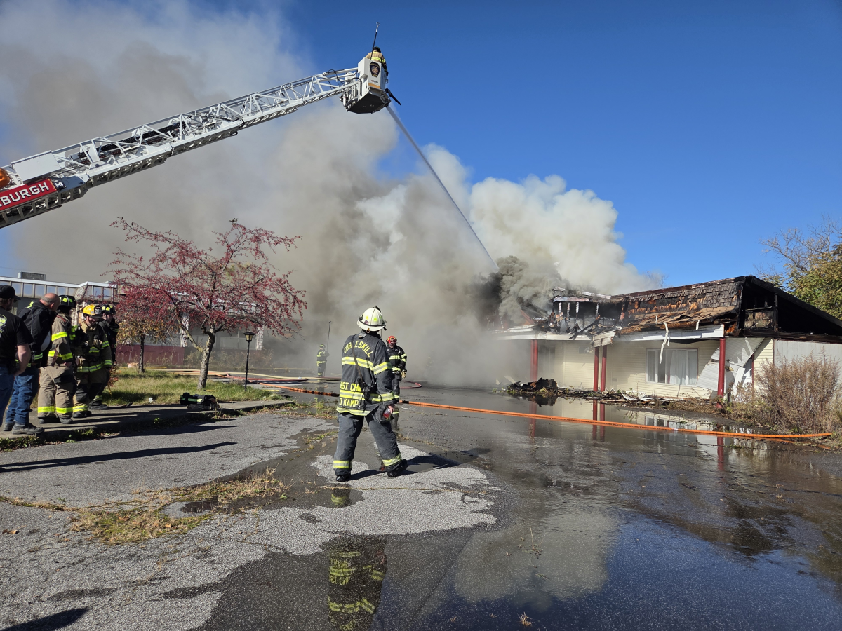 Mayor Thanks CFD, CPD Amidst Motel Fire Photo
