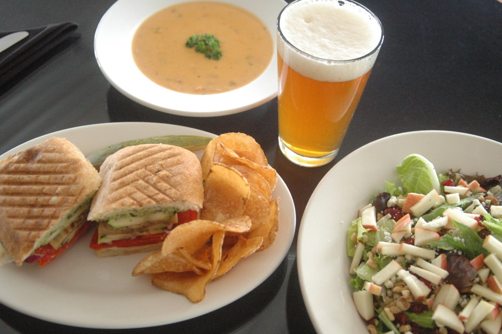 Apple Barrel Cafe