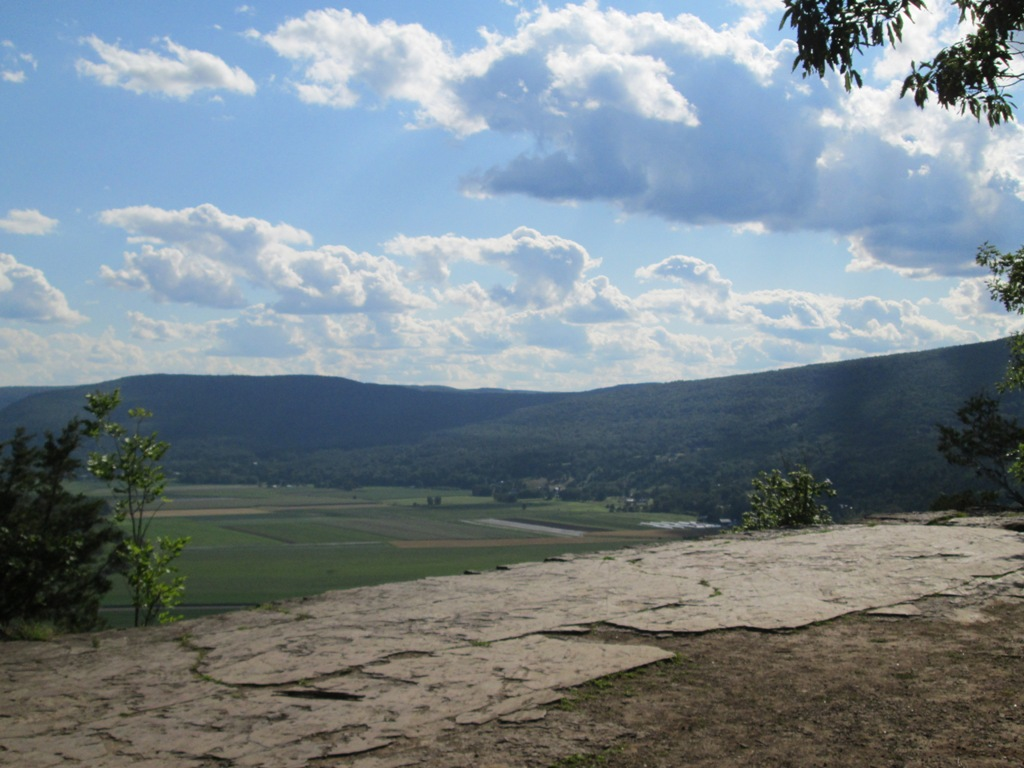 Vroman's Nose Hiking Trail